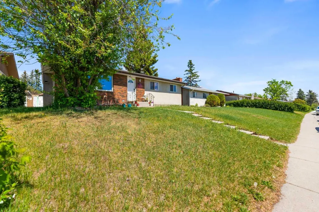 4140 Maryvale Drive NE Calgary AB T2A2T1