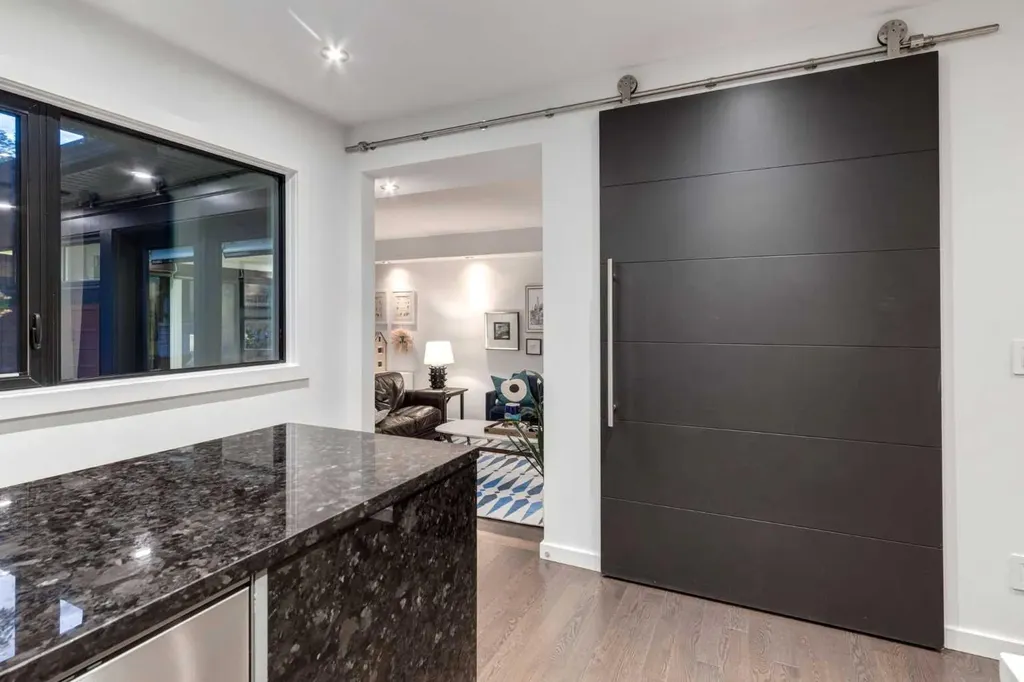 4715 15 Street SW Calgary AB T2T 4B5