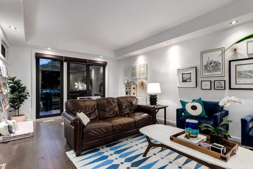 4715 15 Street SW Calgary AB T2T 4B5