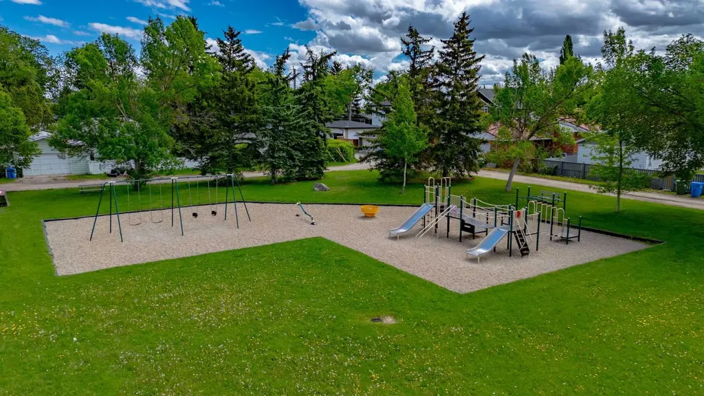 4715 15 Street SW Calgary AB T2T 4B5