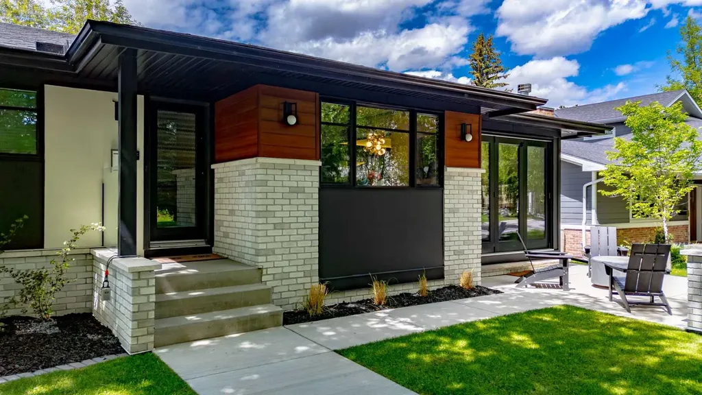 4715 15 Street SW Calgary AB T2T 4B5