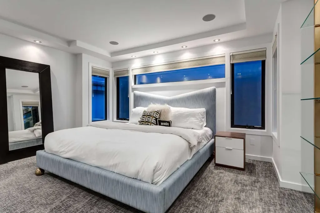 4715 15 Street SW Calgary AB T2T 4B5