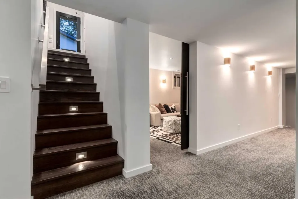 4715 15 Street SW Calgary AB T2T 4B5