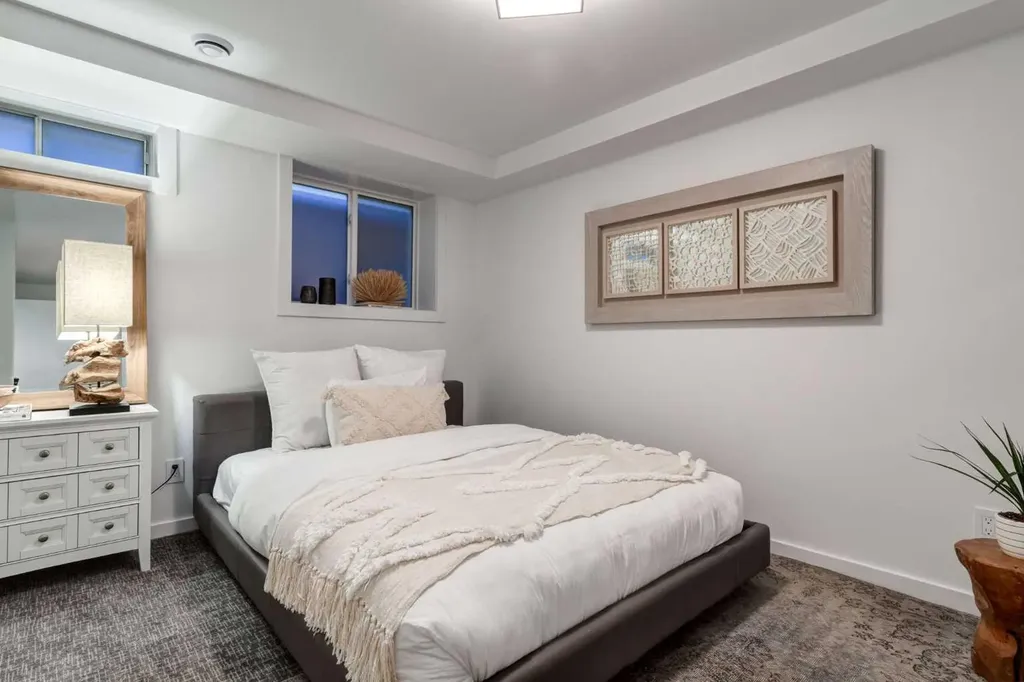 4715 15 Street SW Calgary AB T2T 4B5