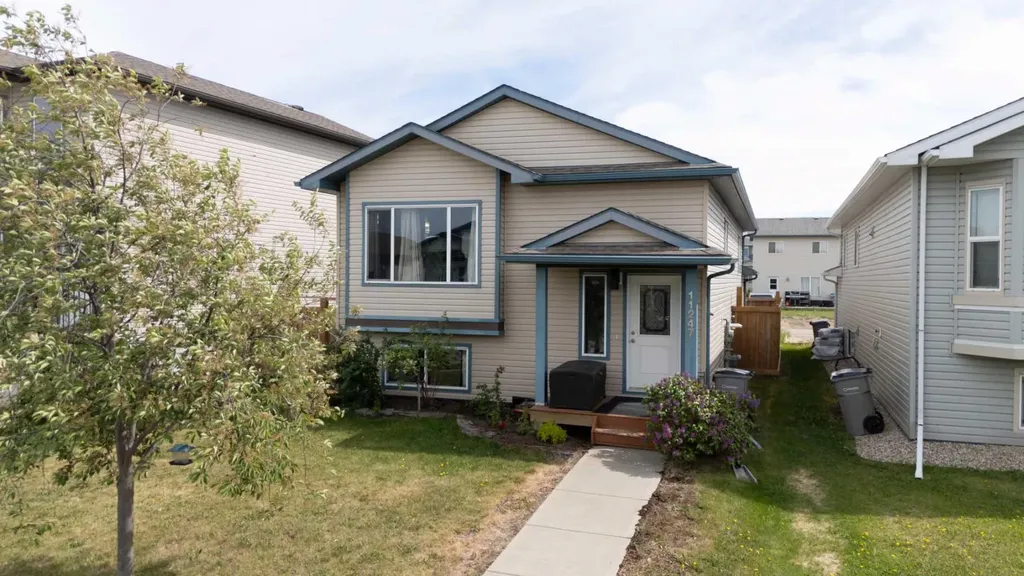 11247 75a Avenue Grande Prairie AB T8X0C3