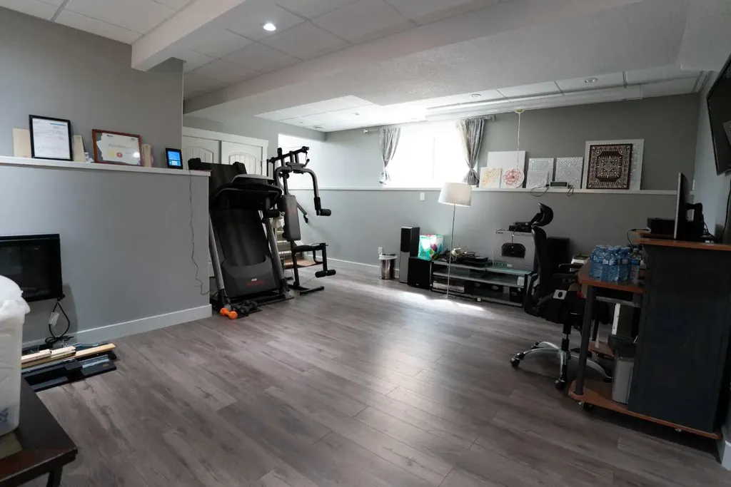 11247 75a Avenue Grande Prairie AB T8X0C3