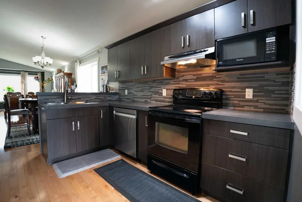 11247 75a Avenue Grande Prairie AB T8X0C3