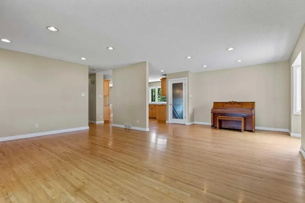 10731 Maplebend Drive SE Calgary AB T2J 1X3