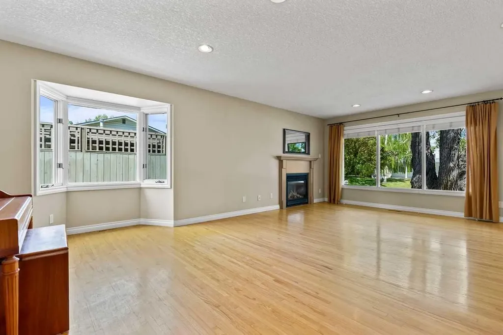 10731 Maplebend Drive SE Calgary AB T2J 1X3