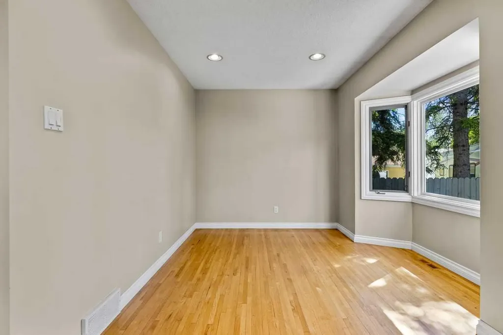 10731 Maplebend Drive SE Calgary AB T2J 1X3