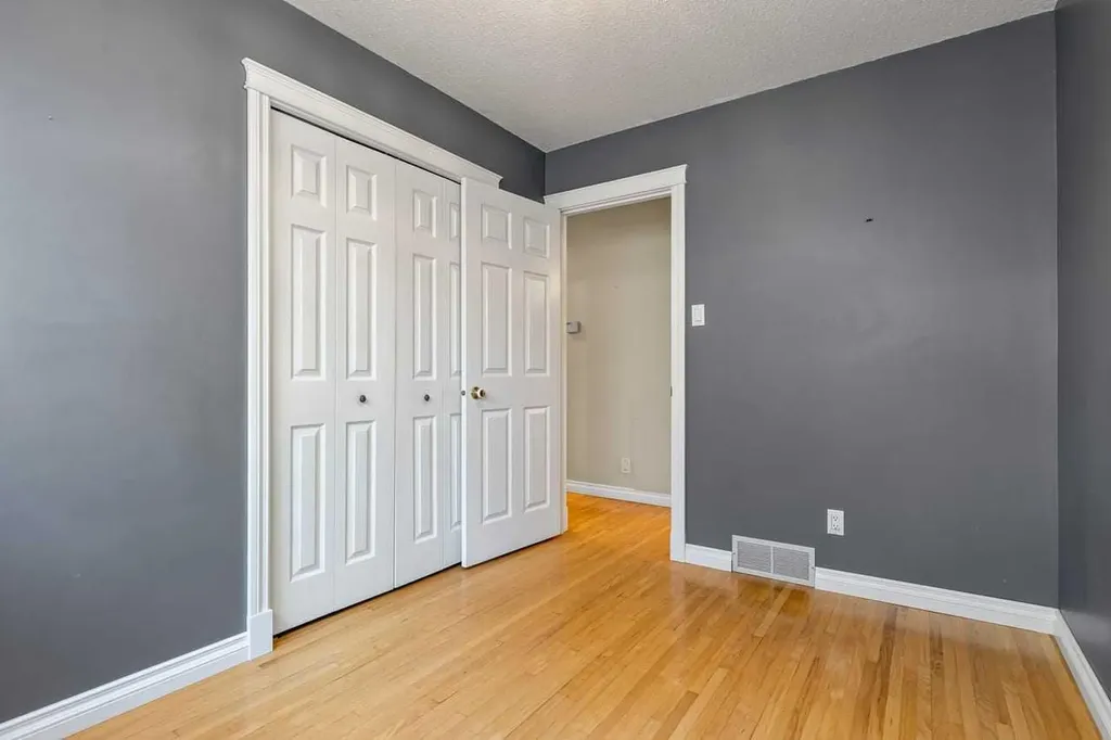 10731 Maplebend Drive SE Calgary AB T2J 1X3