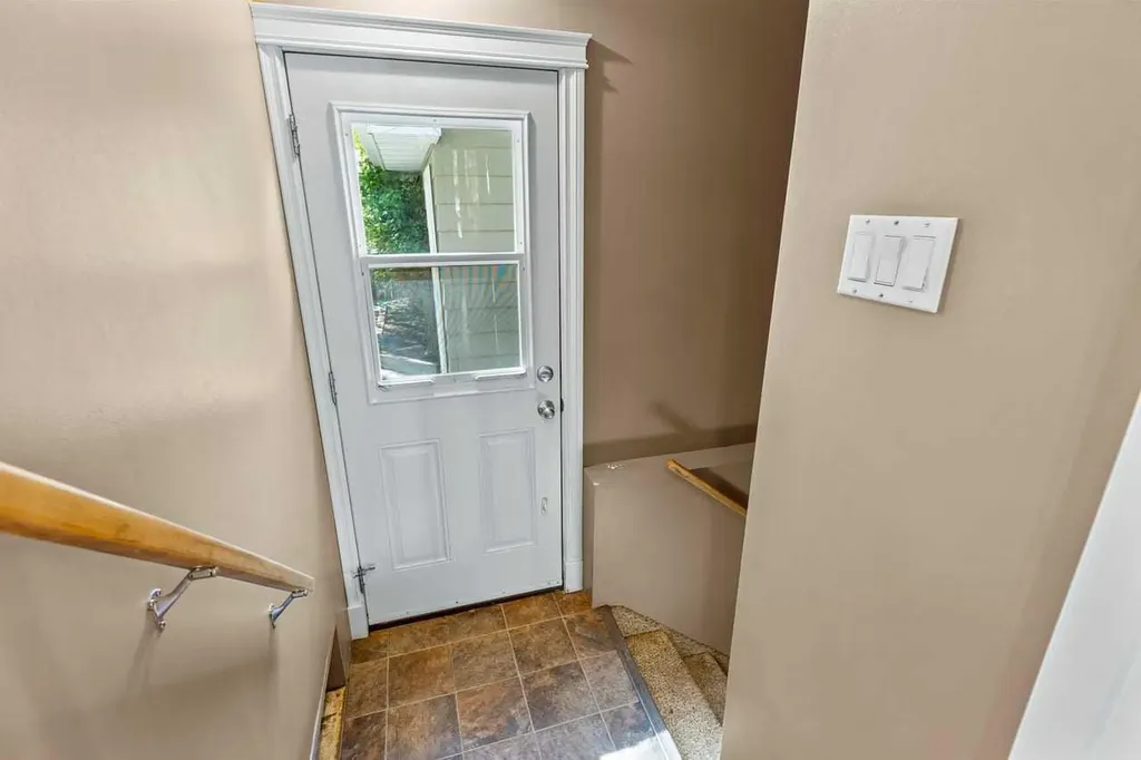 10731 Maplebend Drive SE Calgary AB T2J 1X3