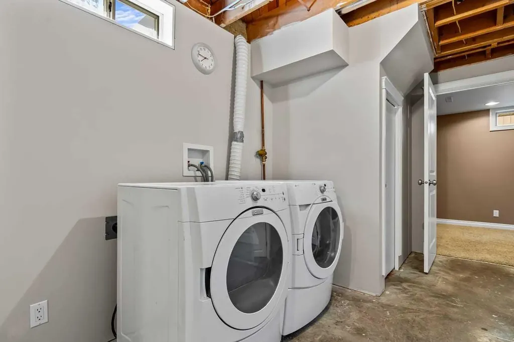 10731 Maplebend Drive SE Calgary AB T2J 1X3