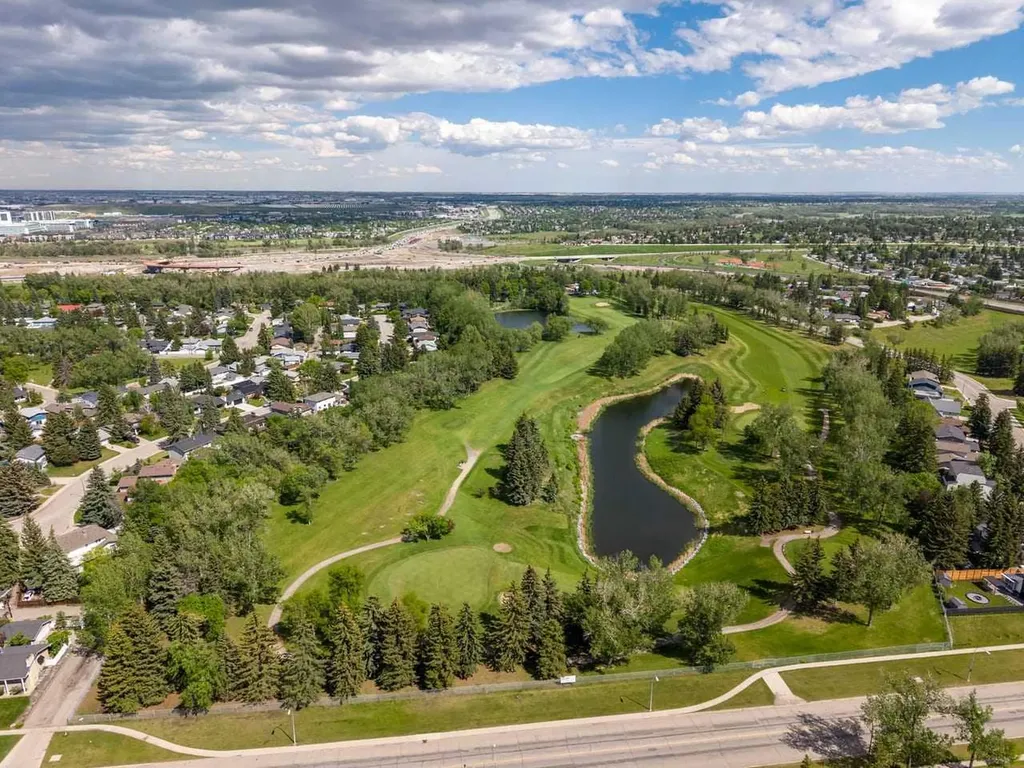 10731 Maplebend Drive SE Calgary AB T2J 1X3