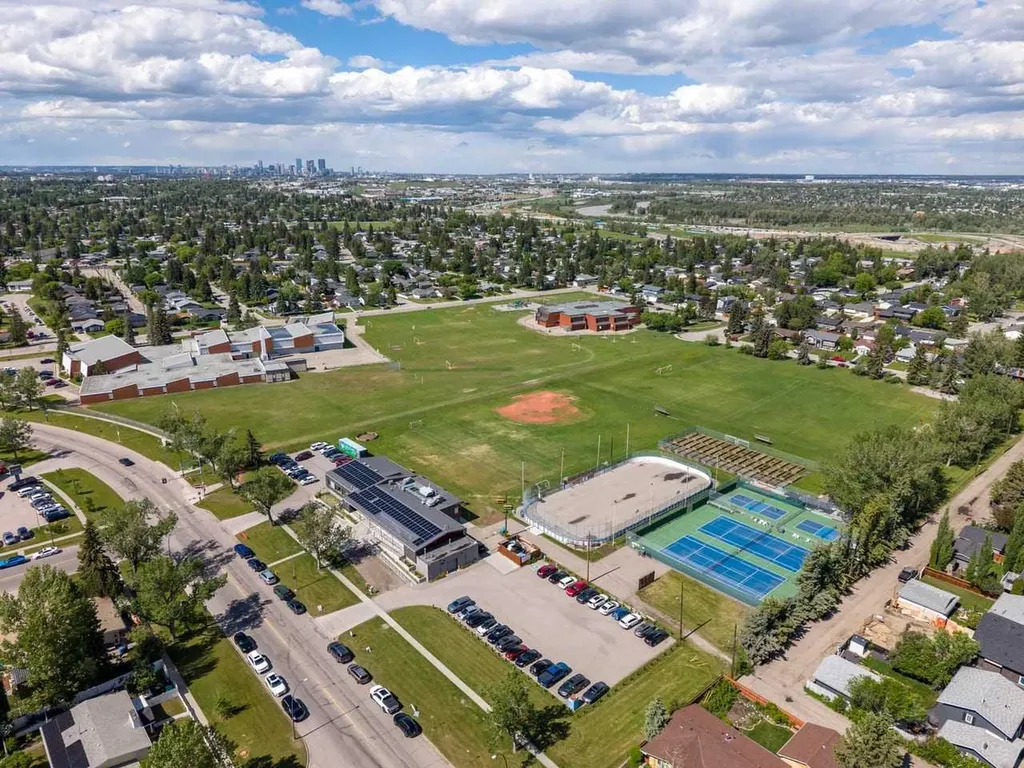 10731 Maplebend Drive SE Calgary AB T2J 1X3
