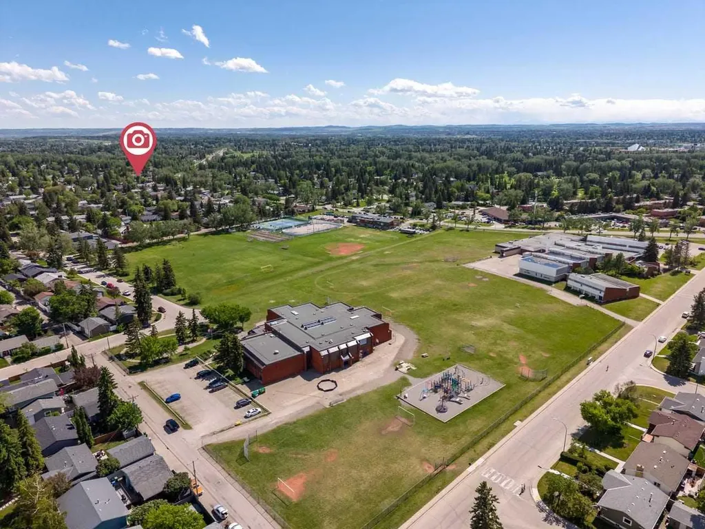 10731 Maplebend Drive SE Calgary AB T2J 1X3
