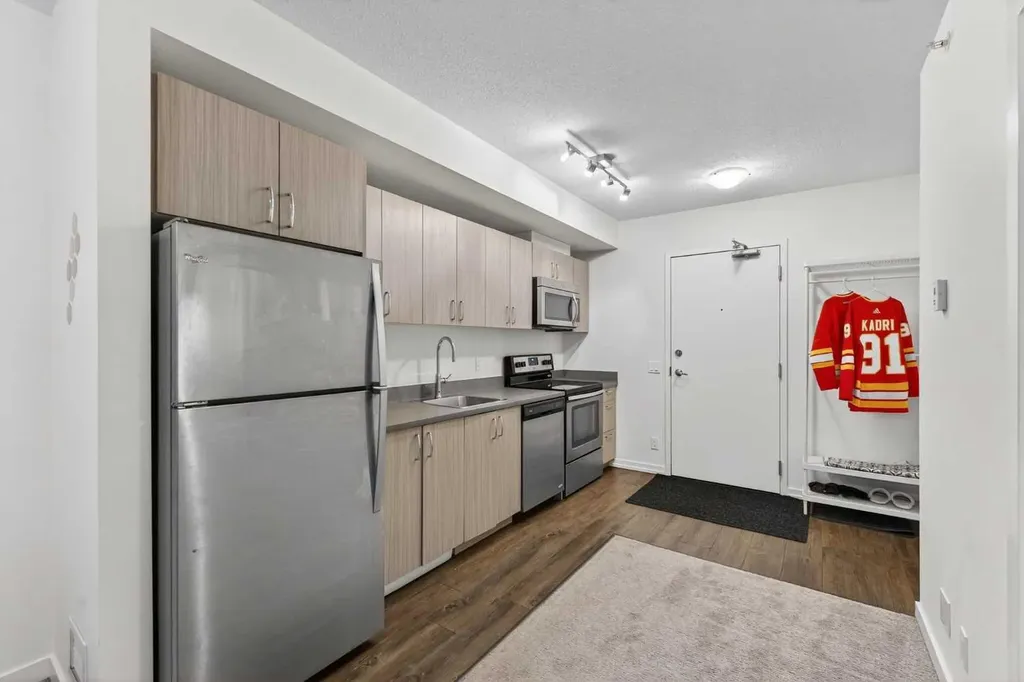 450 8 Avenue SE Calgary AB T2G 1T2