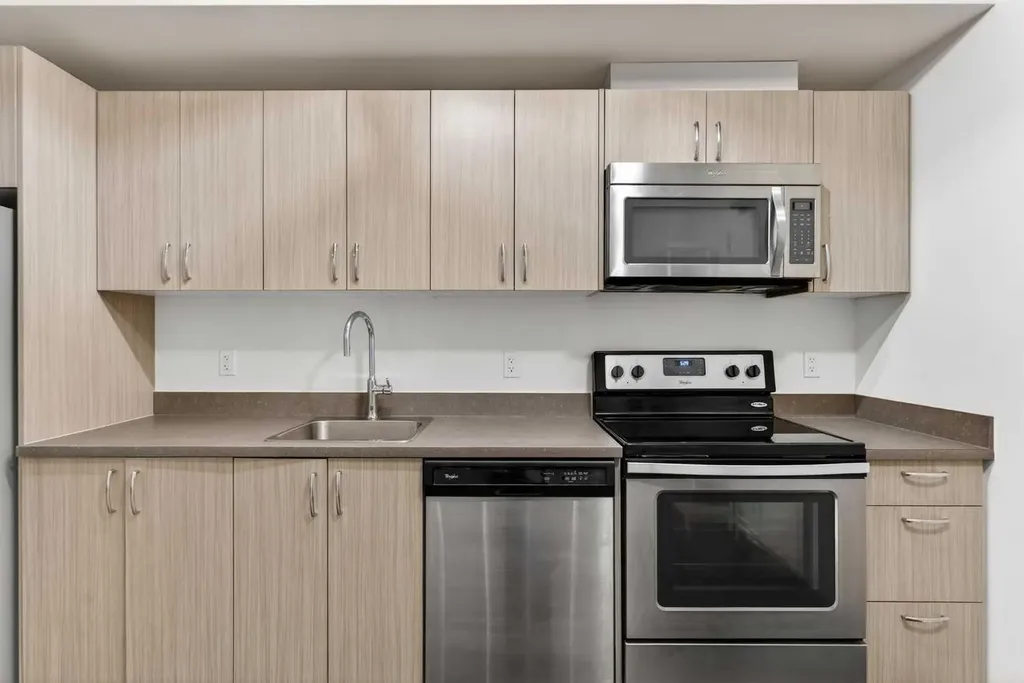 450 8 Avenue SE Calgary AB T2G 1T2