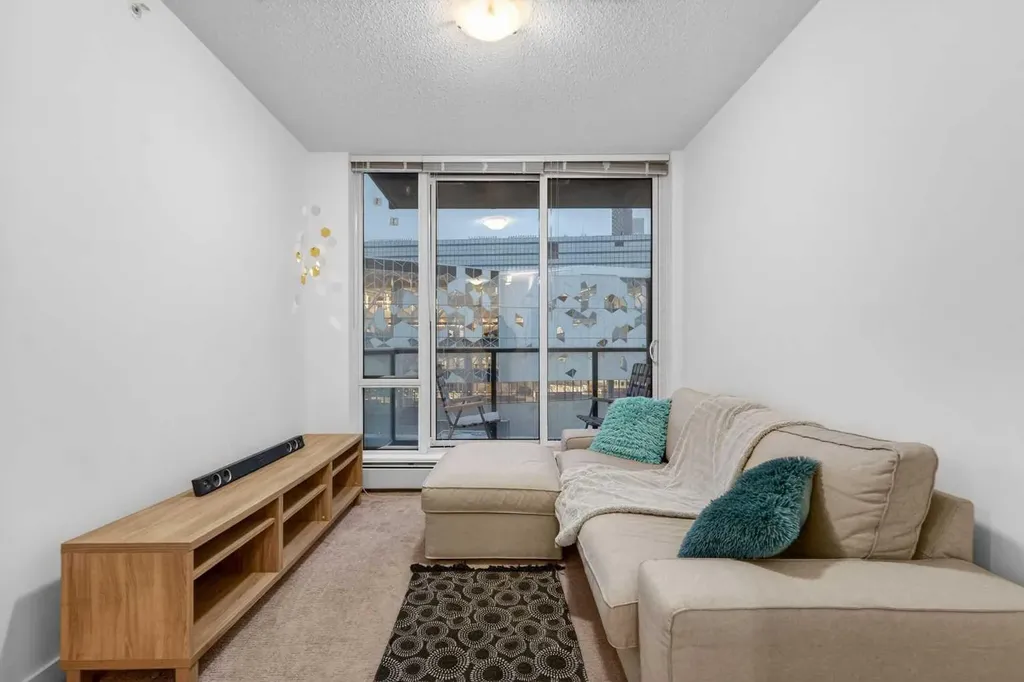 450 8 Avenue SE Calgary AB T2G 1T2