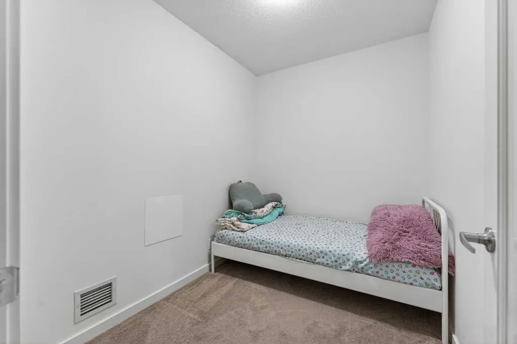 450 8 Avenue SE Calgary AB T2G 1T2