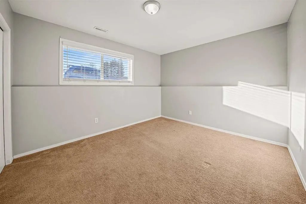 4626 44 Street Sylvan Lake AB T4S 1W7