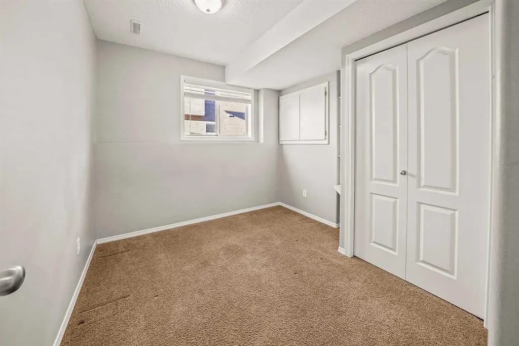 4626 44 Street Sylvan Lake AB T4S 1W7