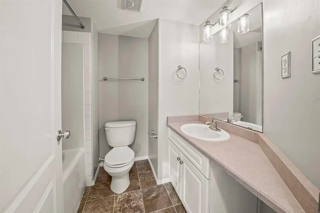 4626 44 Street Sylvan Lake AB T4S 1W7