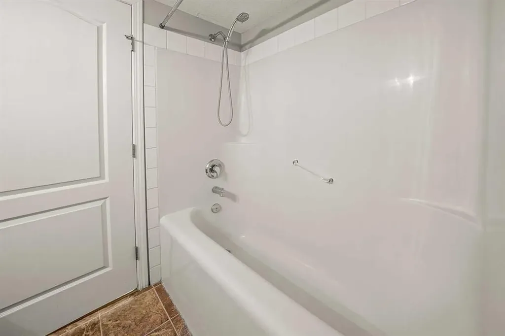 4626 44 Street Sylvan Lake AB T4S 1W7