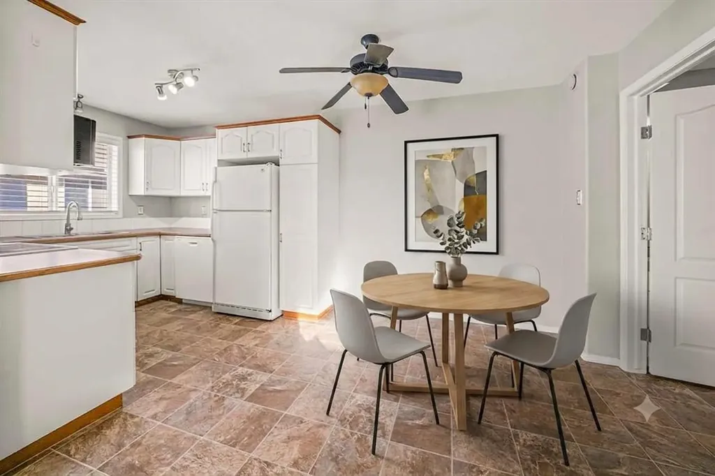 4626 44 Street Sylvan Lake AB T4S 1W7