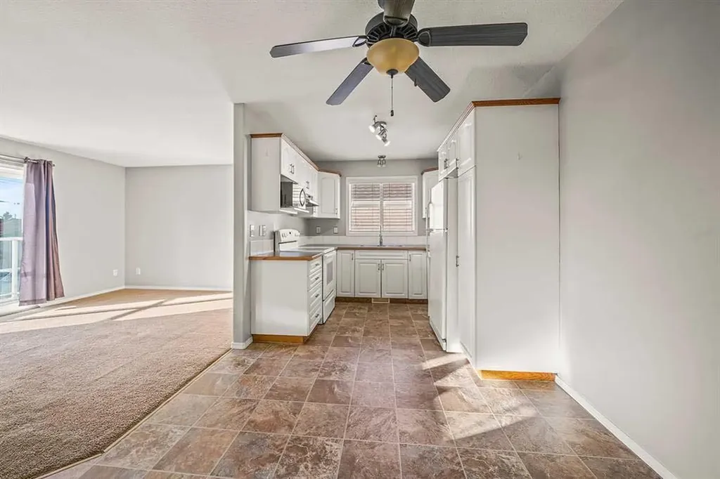 4626 44 Street Sylvan Lake AB T4S 1W7