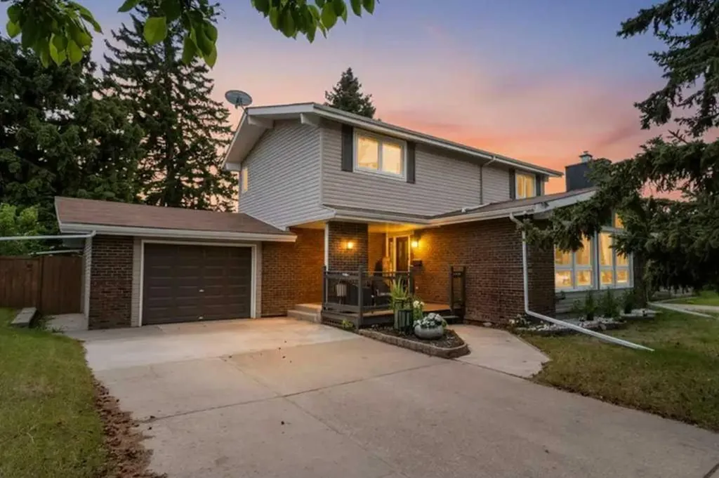 5 Selkirk Boulevard Red Deer AB T4N 0G1