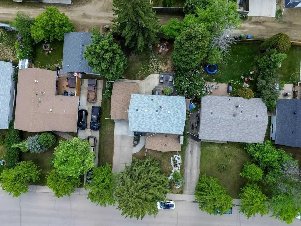 5 Selkirk Boulevard Red Deer AB T4N 0G1