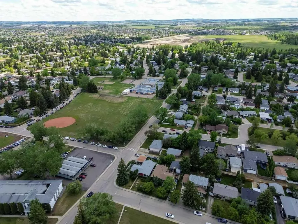 5 Selkirk Boulevard Red Deer AB T4N 0G1