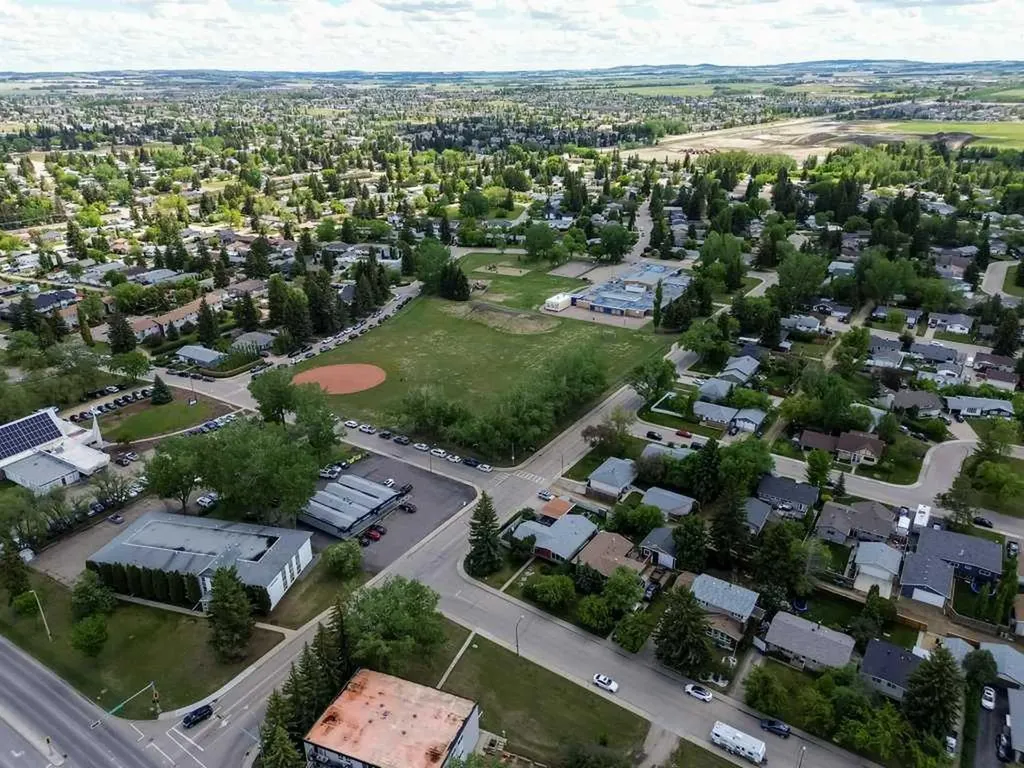 5 Selkirk Boulevard Red Deer AB T4N 0G1