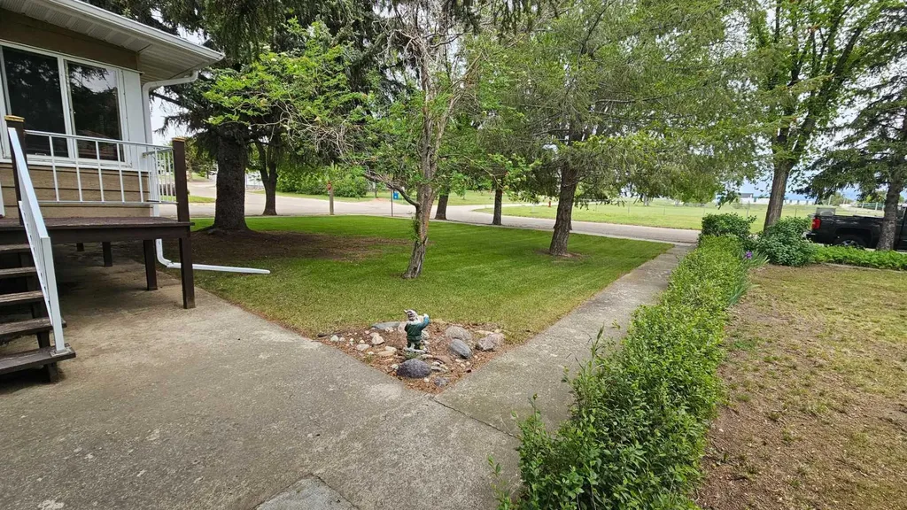 132 5 Avenue NE Milk River AB T0K 1M0