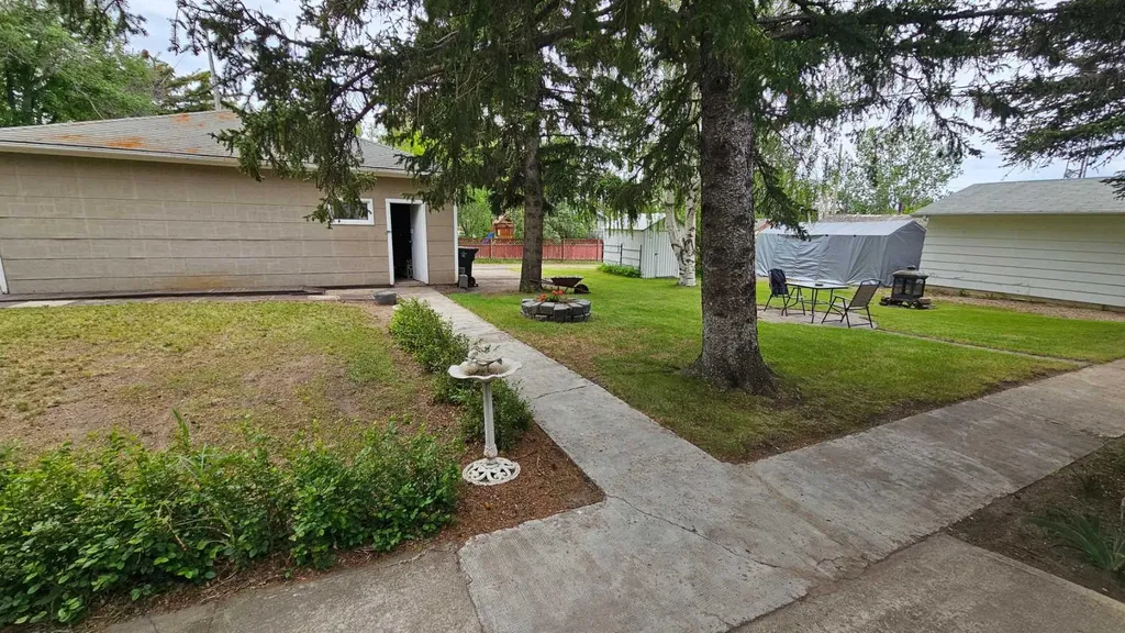 132 5 Avenue NE Milk River AB T0K 1M0