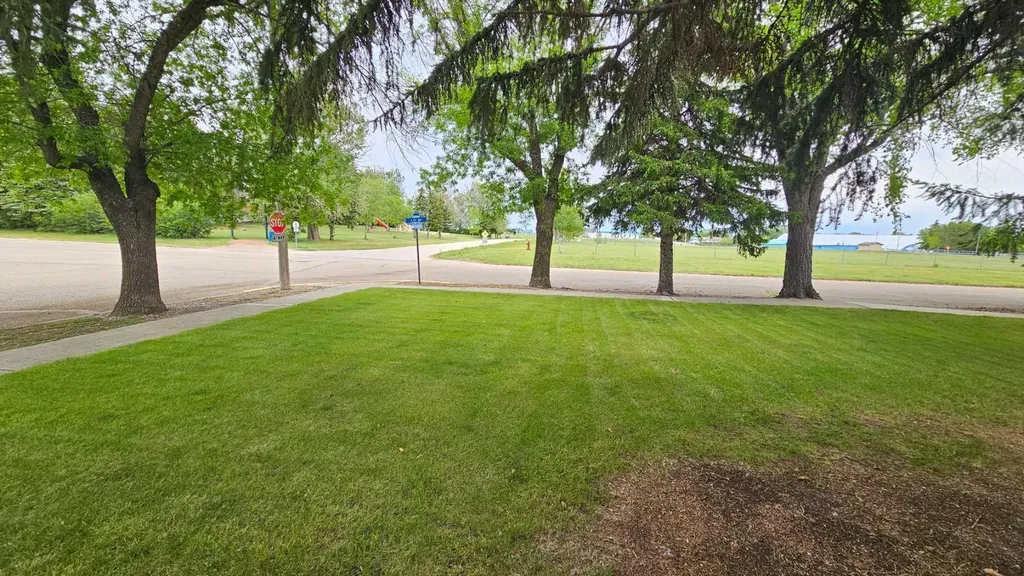 132 5 Avenue NE Milk River AB T0K 1M0