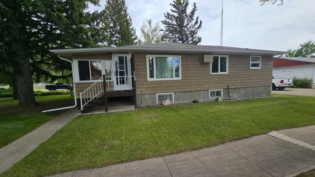132 5 Avenue NE Milk River AB T0K 1M0
