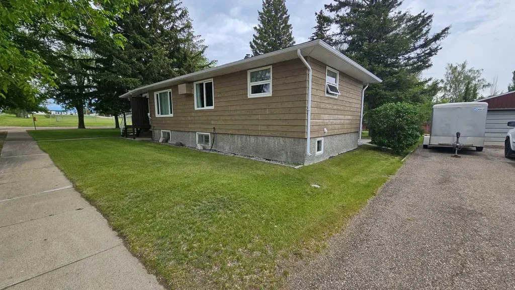 132 5 Avenue NE Milk River AB T0K 1M0