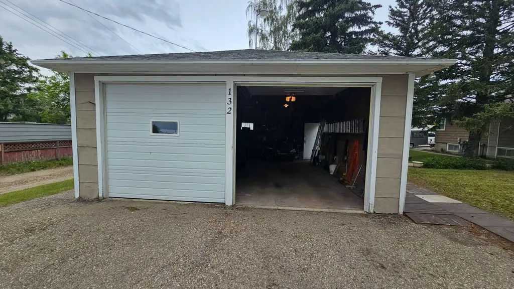 132 5 Avenue NE Milk River AB T0K 1M0