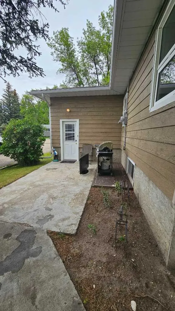 132 5 Avenue NE Milk River AB T0K 1M0