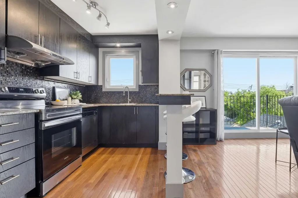 1736 13 Avenue SW Calgary AB T3C 0T9