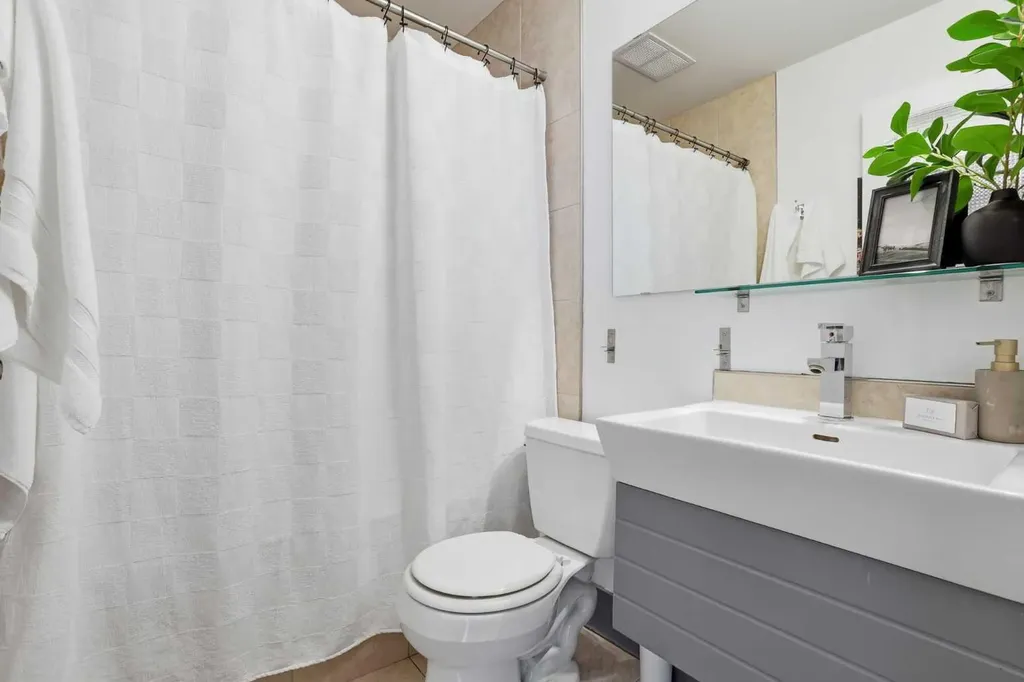 1736 13 Avenue SW Calgary AB T3C 0T9
