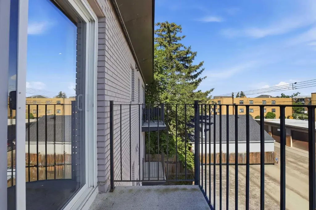 1736 13 Avenue SW Calgary AB T3C 0T9