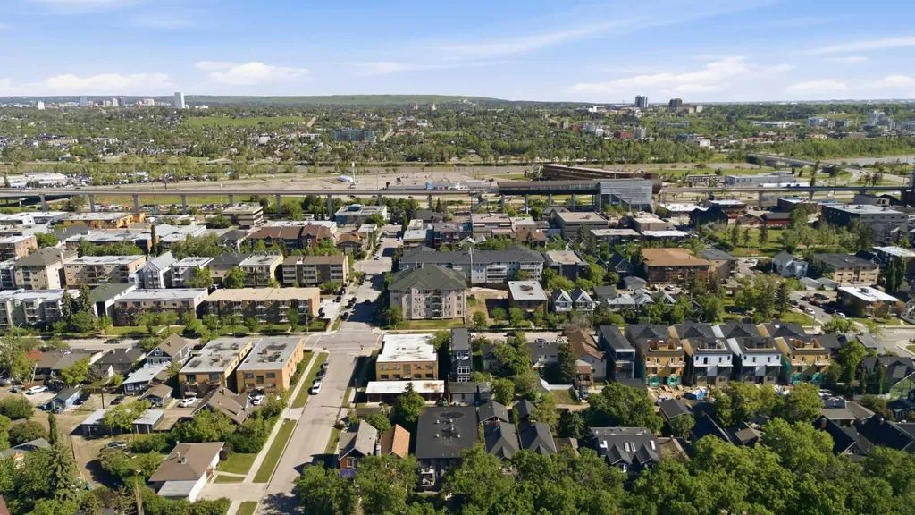 1736 13 Avenue SW Calgary AB T3C 0T9