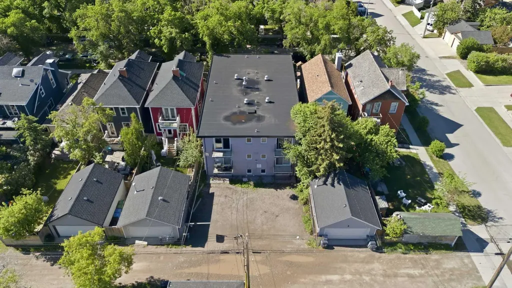 1736 13 Avenue SW Calgary AB T3C 0T9