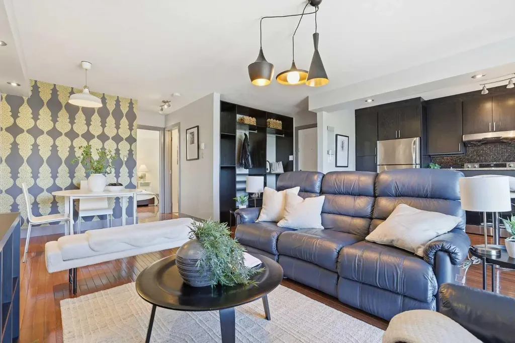 1736 13 Avenue SW Calgary AB T3C 0T9