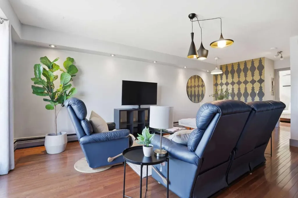 1736 13 Avenue SW Calgary AB T3C 0T9