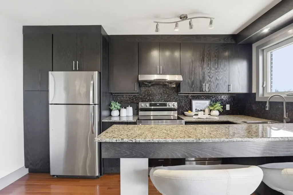 1736 13 Avenue SW Calgary AB T3C 0T9