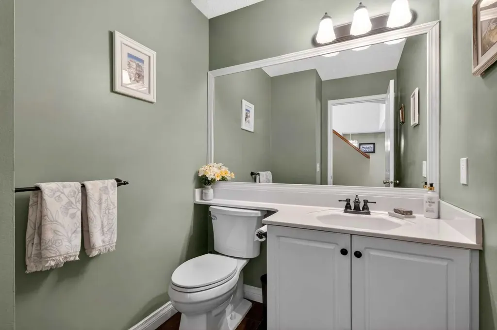210 Douglas Ridge Place SE Calgary AB T2Z 2T4